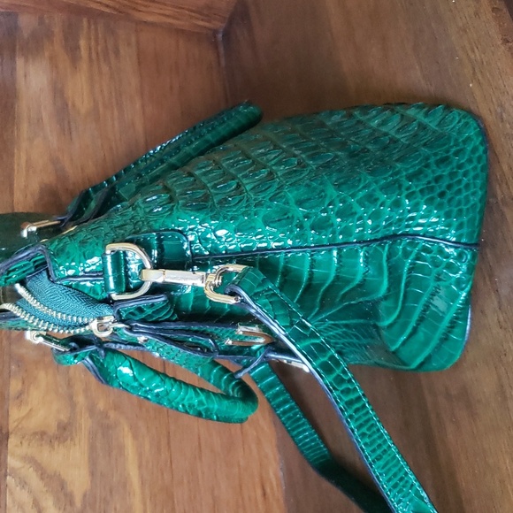 π STAUER CROC EMBOSSED PURSE - Picture 4 of 12